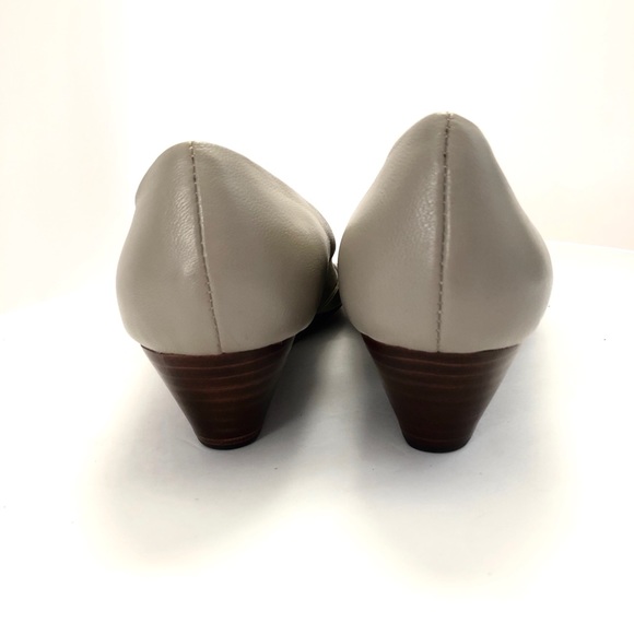 Dolce vita flats with 1-1.5 inch wedge - Picture 3 of 4